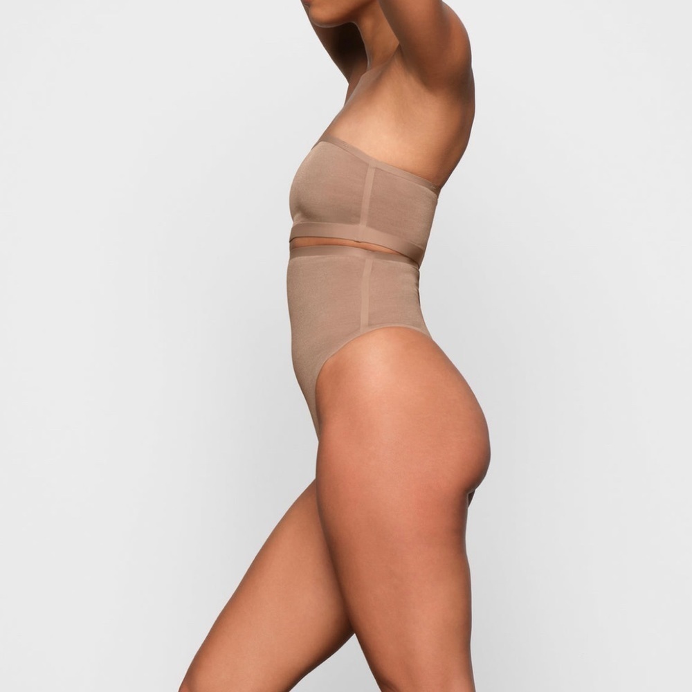 NEW! SKIMS SHEER SCULPT HIGH-WAISTED THONG BLACK SIZE XL - Picture 3 of 7